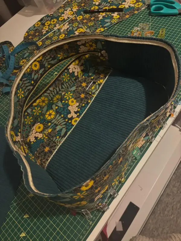 Le début d’une longue série , ce sac et juste magnifique . 🤩
Une dose de couleur